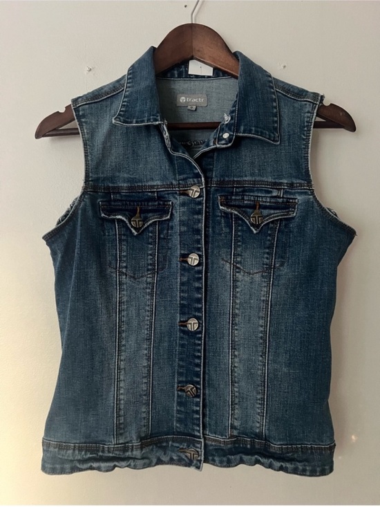 Tractr Jackets & Blazers - Tractr blue denim Vest, women’s S, 90s western wear casual dark wash button up